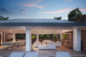 Outdoor lounge terrace with seating and dining space, Villa Felicita